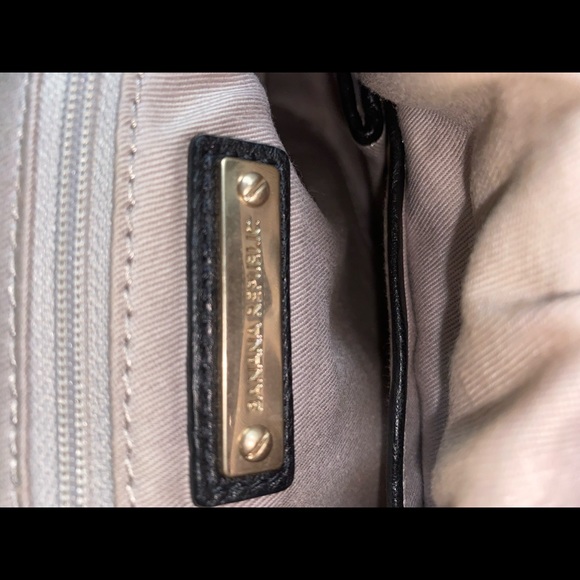 Banana Republic clutch - Picture 5 of 7